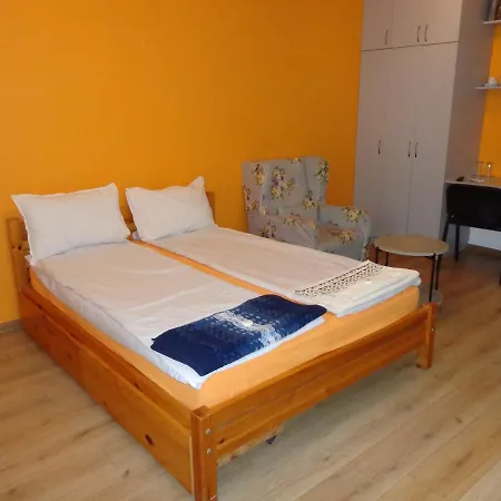 Moni Apartment *